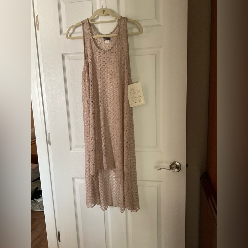 Sleeveless High-Low Lace Dress in Dusty Blush